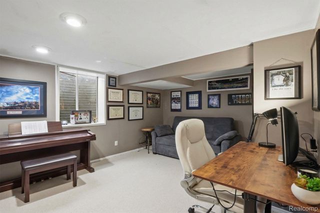 2717 Winthrop Court, Ann Arbor, MI 48104