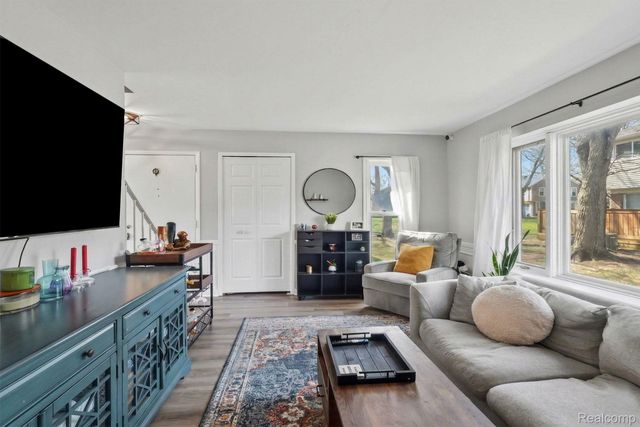 2717 Winthrop Court, Ann Arbor, MI 48104