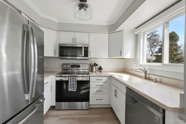 2717 Winthrop Court, Ann Arbor, MI 48104