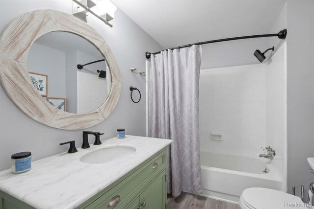 2717 Winthrop Court, Ann Arbor, MI 48104