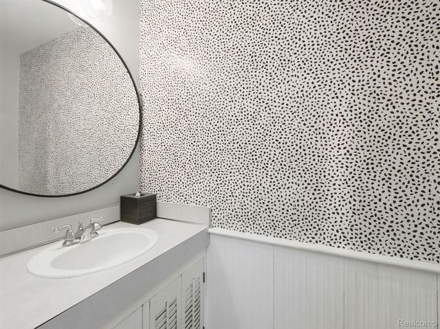 2717 Winthrop Court, Ann Arbor, MI 48104