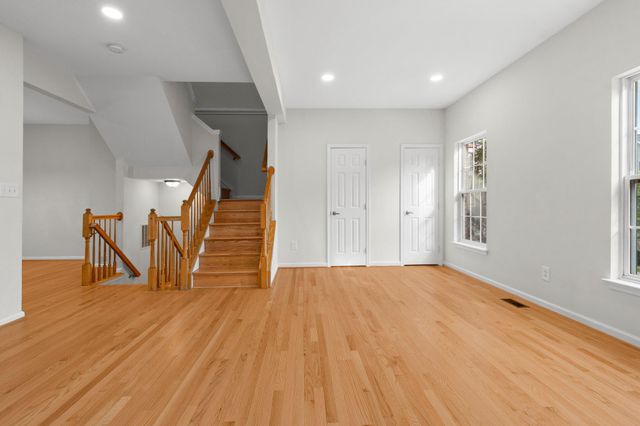 13653 SAINT JOHNS WOOD PL, Herndon, VA 20171