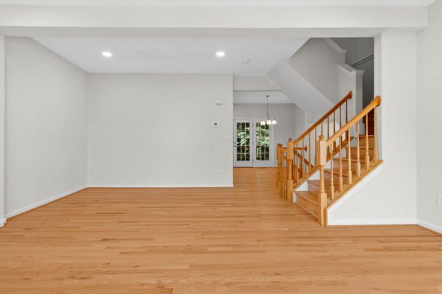 13653 SAINT JOHNS WOOD PL, Herndon, VA 20171