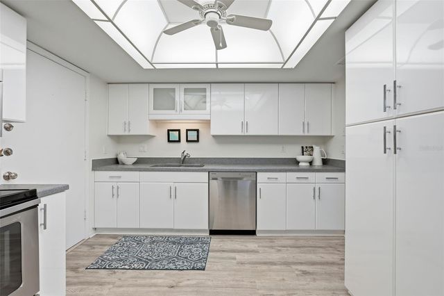 6415 MIDNIGHT PASS ROAD 211, Sarasota, FL 34242