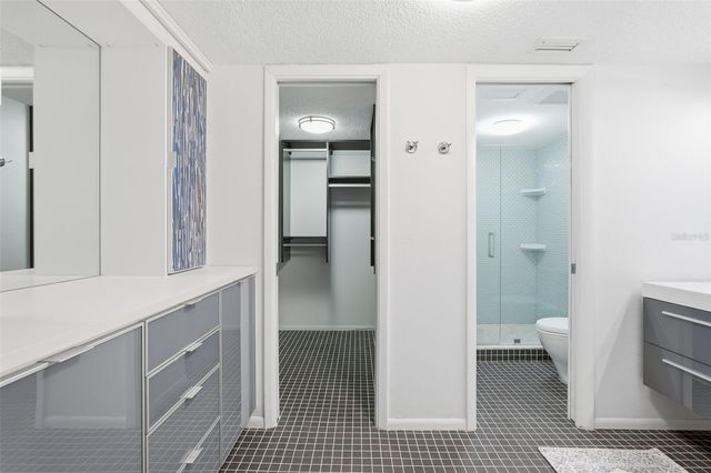 6415 MIDNIGHT PASS ROAD 211, Sarasota, FL 34242