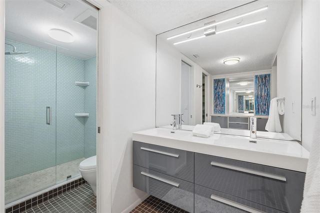 6415 MIDNIGHT PASS ROAD 211, Sarasota, FL 34242