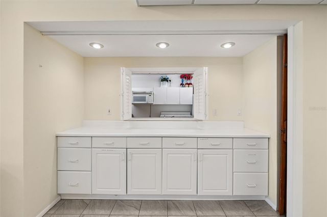 6415 MIDNIGHT PASS ROAD 211, Sarasota, FL 34242