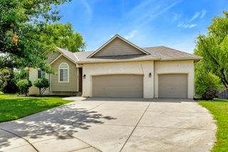 307 Cypress Ct, Andover, KS 67002