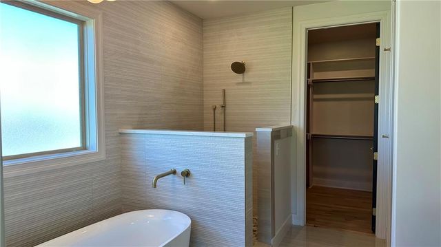 12818 W 172nd Terrace, Overland Park, KS 66221