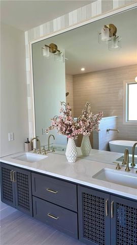 12818 W 172nd Terrace, Overland Park, KS 66221