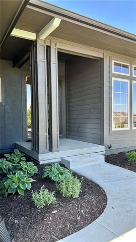 12818 W 172nd Terrace, Overland Park, KS 66221