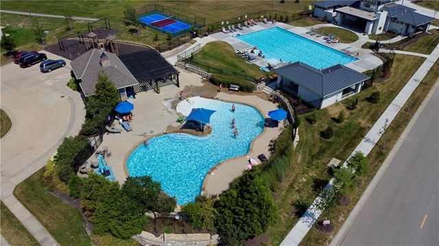 12818 W 172nd Terrace, Overland Park, KS 66221