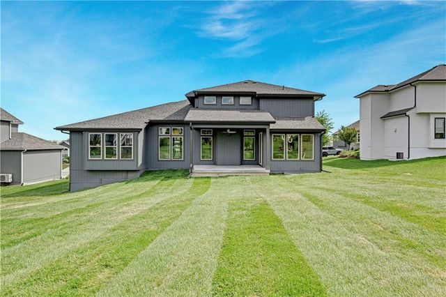 12818 W 172nd Terrace, Overland Park, KS 66221