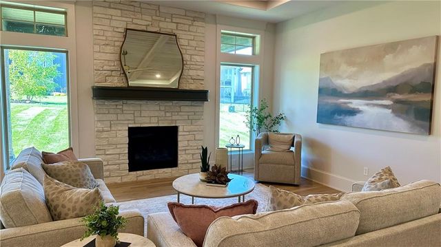 12818 W 172nd Terrace, Overland Park, KS 66221