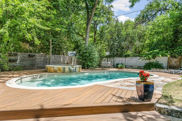 1208 Fairwood RD, Austin, TX 78722