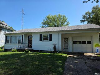 315 E WASHINGTON Street, Avon, IL 61415