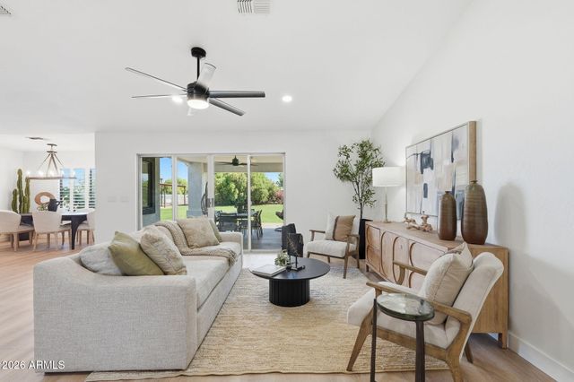 2830 E RYAN Road, Gilbert, AZ 85297
