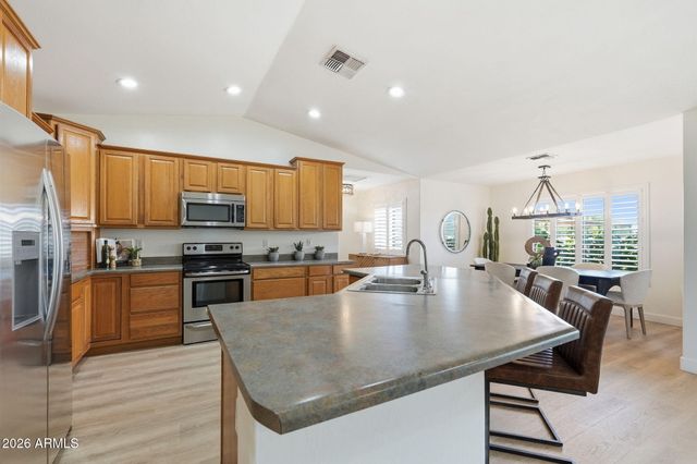 2830 E RYAN Road, Gilbert, AZ 85297