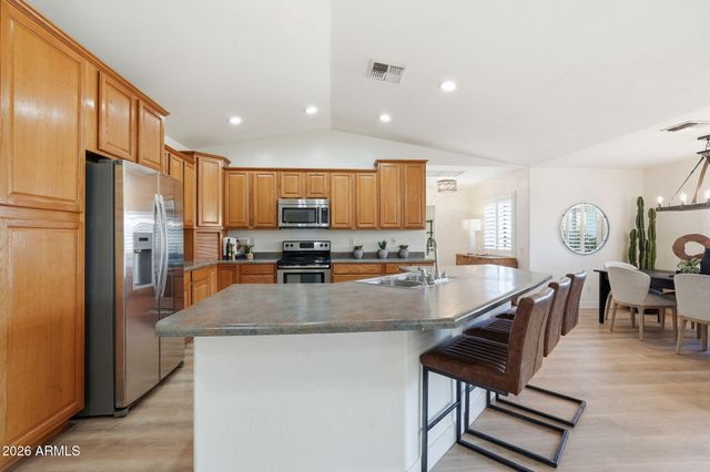 2830 E RYAN Road, Gilbert, AZ 85297