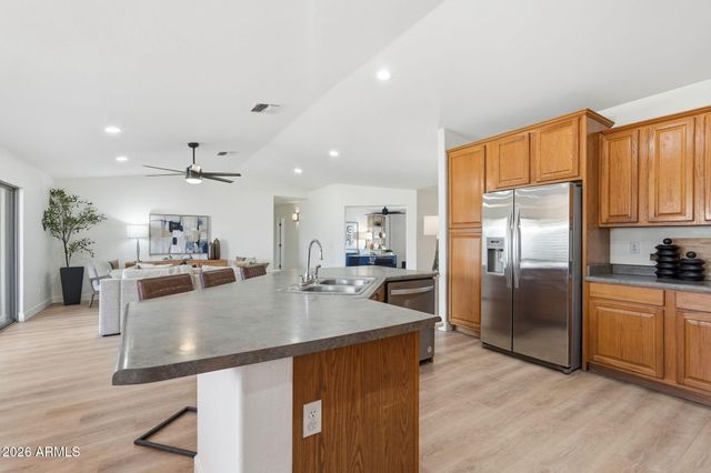 2830 E RYAN Road, Gilbert, AZ 85297