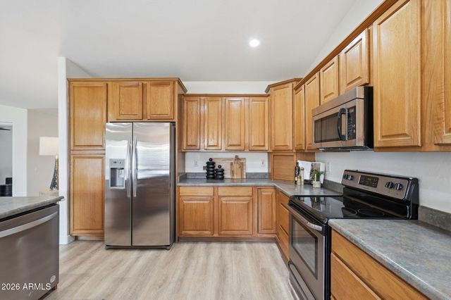 2830 E RYAN Road, Gilbert, AZ 85297