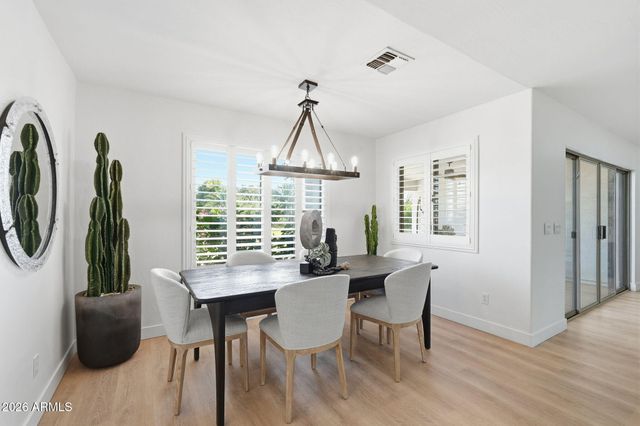 2830 E RYAN Road, Gilbert, AZ 85297