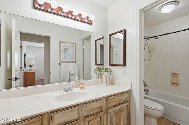 2830 E RYAN Road, Gilbert, AZ 85297