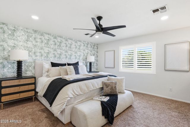 2830 E RYAN Road, Gilbert, AZ 85297