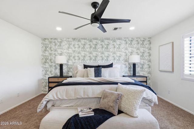 2830 E RYAN Road, Gilbert, AZ 85297