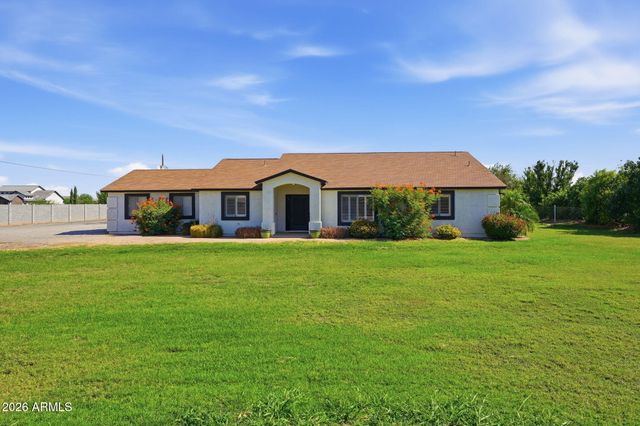 2830 E RYAN Road, Gilbert, AZ 85297