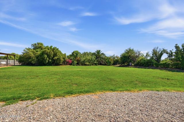 2830 E RYAN Road, Gilbert, AZ 85297