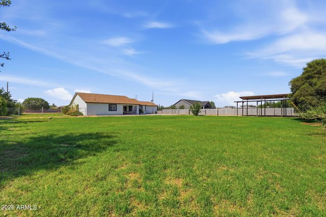 2830 E RYAN Road, Gilbert, AZ 85297