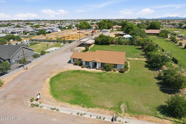2830 E RYAN Road, Gilbert, AZ 85297