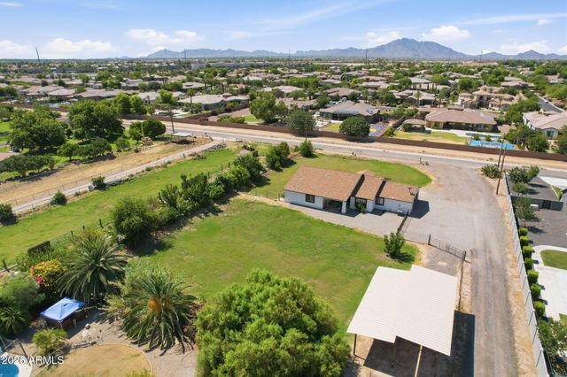 2830 E RYAN Road, Gilbert, AZ 85297