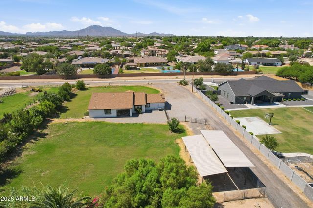 2830 E RYAN Road, Gilbert, AZ 85297
