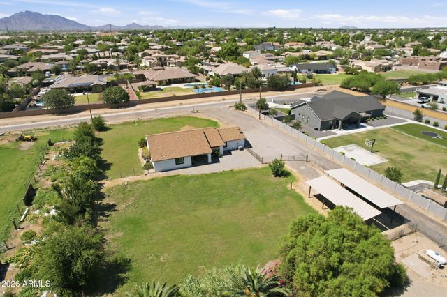 2830 E RYAN Road, Gilbert, AZ 85297