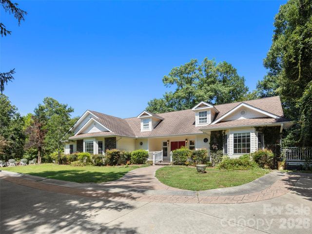 4901 Brevard Road, Horse Shoe, NC 28742