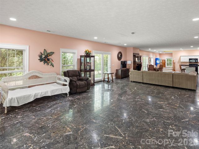 4901 Brevard Road, Horse Shoe, NC 28742