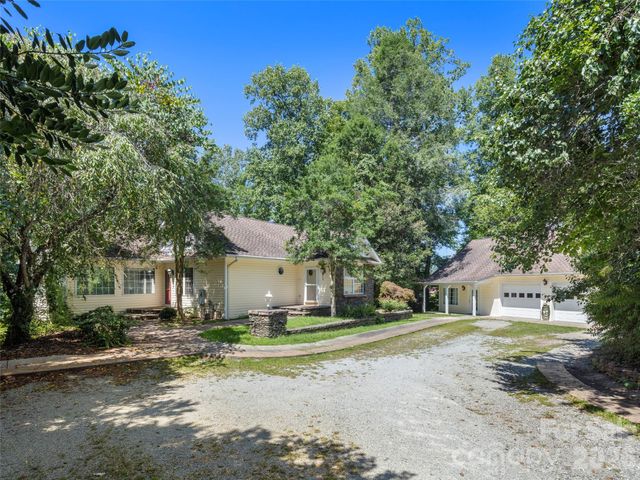 4901 Brevard Road, Horse Shoe, NC 28742