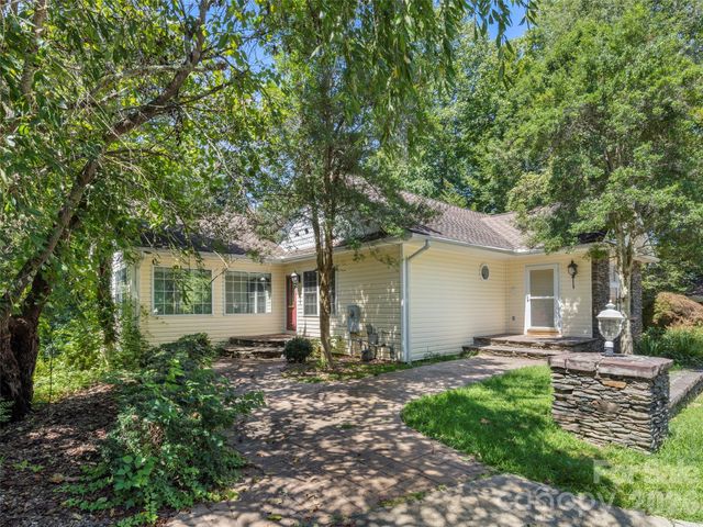 4901 Brevard Road, Horse Shoe, NC 28742