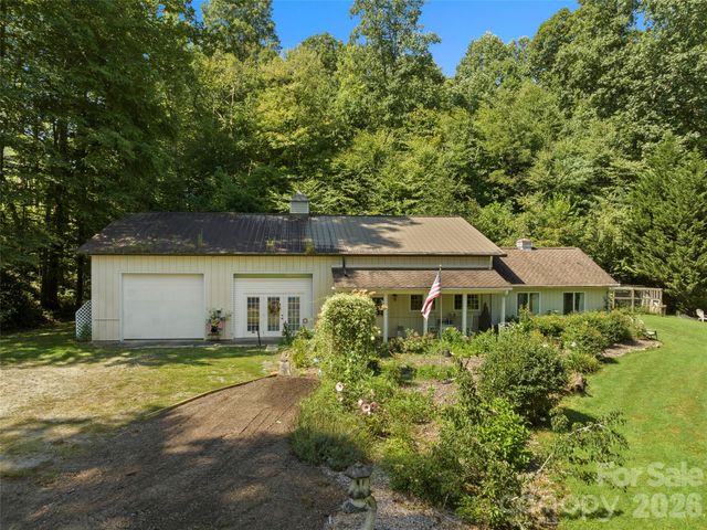 4901 Brevard Road, Horse Shoe, NC 28742