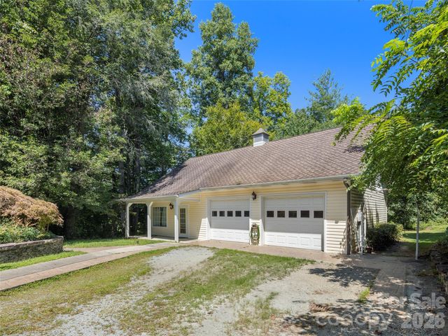 4901 Brevard Road, Horse Shoe, NC 28742