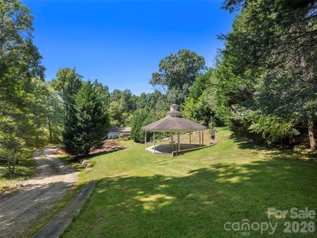 4901 Brevard Road, Horse Shoe, NC 28742