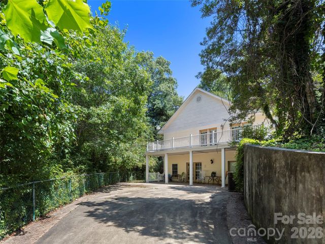 4901 Brevard Road, Horse Shoe, NC 28742