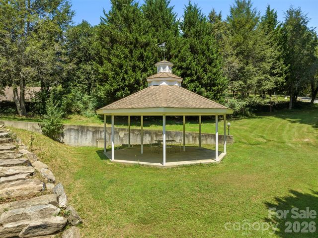 4901 Brevard Road, Horse Shoe, NC 28742