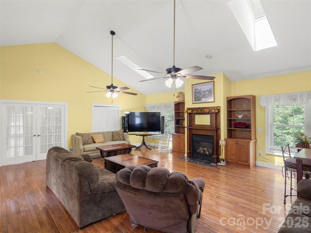 4901 Brevard Road, Horse Shoe, NC 28742