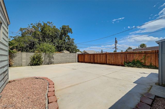 1405 East Bridger Avenue B, Las Vegas, NV 89101