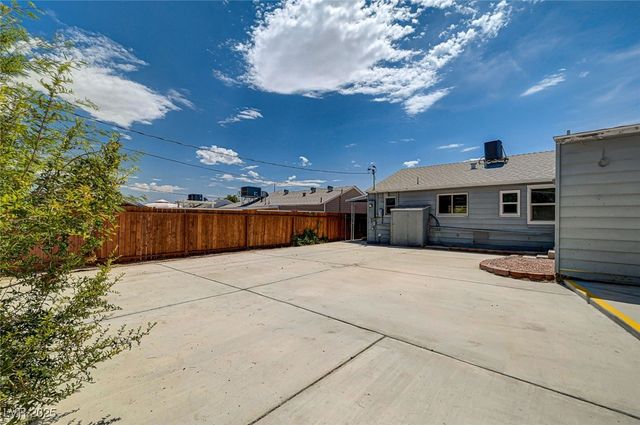 1405 East Bridger Avenue B, Las Vegas, NV 89101