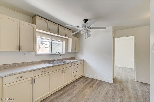 1405 East Bridger Avenue B, Las Vegas, NV 89101