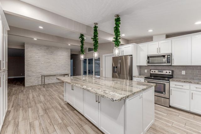 15041 N 6th Street, Phoenix, AZ 85022